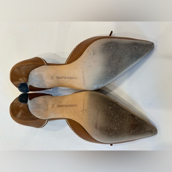 Manolo Blahnik Leather D'Orsay Pumps - Size 39 - Picture 3 of 4